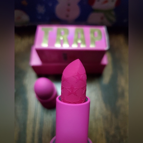 Jeffree Star - Pink Religion Velvet Trap Lipstick - Picture 5 of 6
